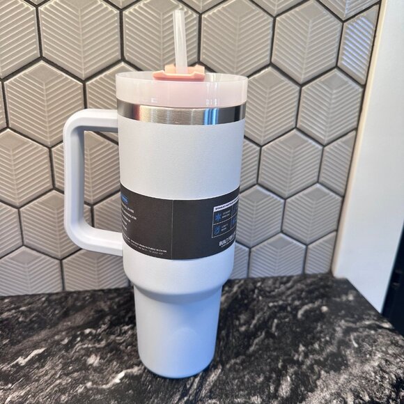 STANLEY - Cloud - Picture 2 of 3